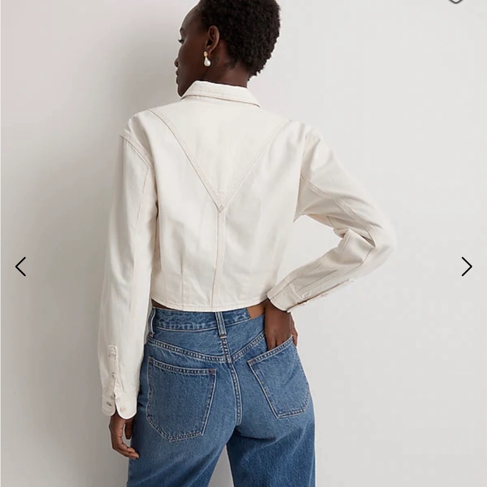 Madewell Denim Pleated Cropped Button-Up Shirt - Picture 2 of 5